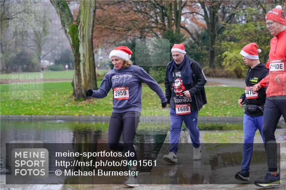 07.12.2025 - St. Pauli X-Mass-Run No. 15 Michael Burmester http://msf.ph/oto/9401561 07.12.2025 10:26:58 Laufen 2959, 1689, 4476 meine-sportfotos.de
