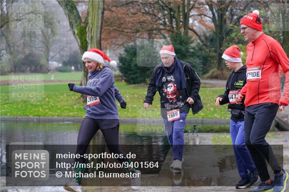 07.12.2025 - St. Pauli X-Mass-Run No. 15 Michael Burmester http://msf.ph/oto/9401564 07.12.2025 10:26:59 Laufen 2959, 5, 1689, 15, 4473 meine-sportfotos.de