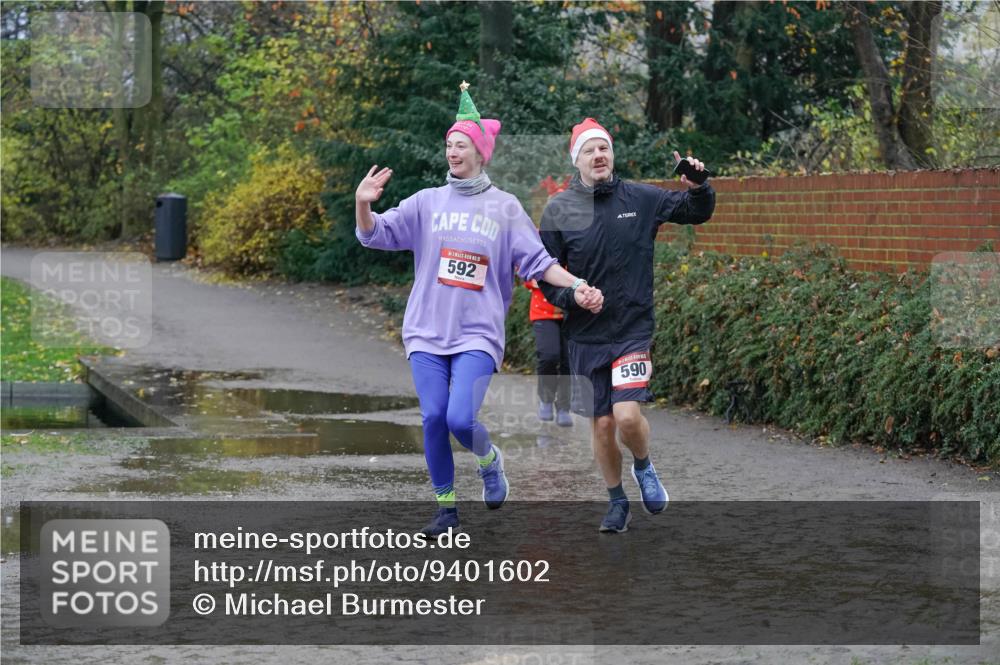 07.12.2025 - St. Pauli X-Mass-Run No. 15 Michael Burmester http://msf.ph/oto/9401602 07.12.2025 10:27:07 Laufen 1, 5, 592, 590 meine-sportfotos.de