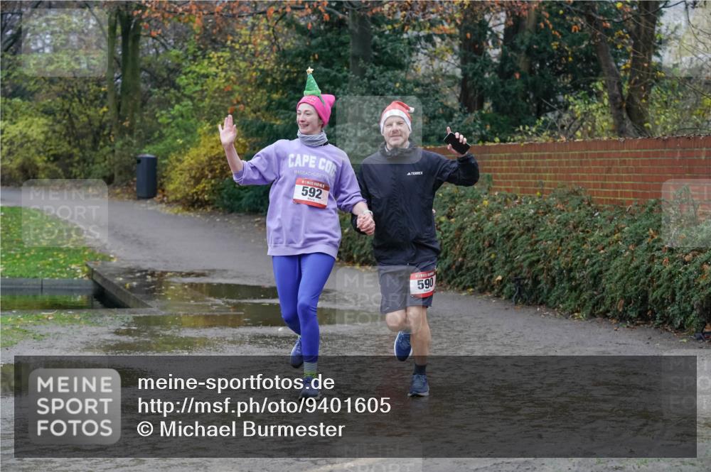 07.12.2025 - St. Pauli X-Mass-Run No. 15 Michael Burmester http://msf.ph/oto/9401605 07.12.2025 10:27:07 Laufen 592, 590 meine-sportfotos.de