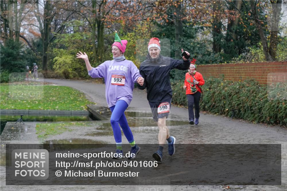 07.12.2025 - St. Pauli X-Mass-Run No. 15 Michael Burmester http://msf.ph/oto/9401606 07.12.2025 10:27:08 Laufen 592, 590 meine-sportfotos.de
