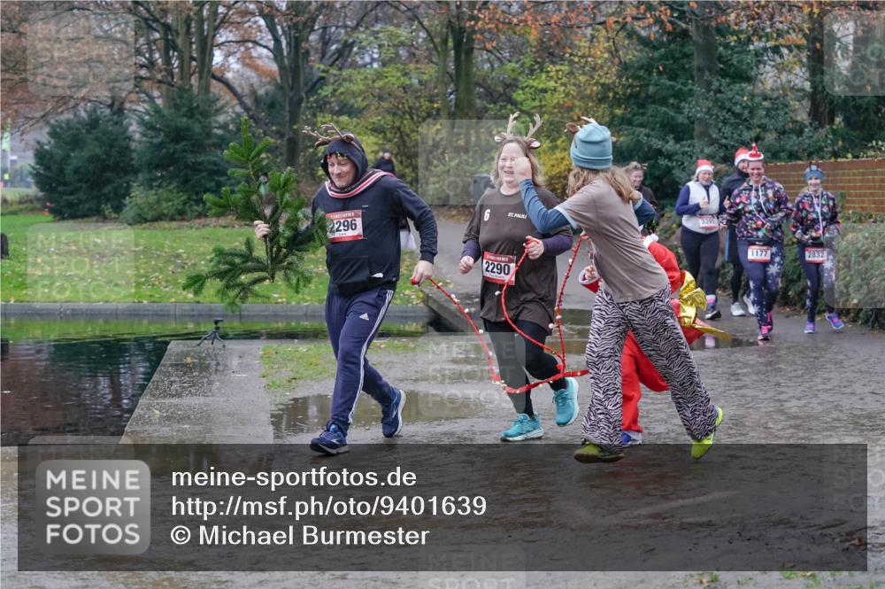 07.12.2025 - St. Pauli X-Mass-Run No. 15 Michael Burmester http://msf.ph/oto/9401639 07.12.2025 10:27:31 Laufen 2296, 2290, 3391, 1177, 2832 meine-sportfotos.de