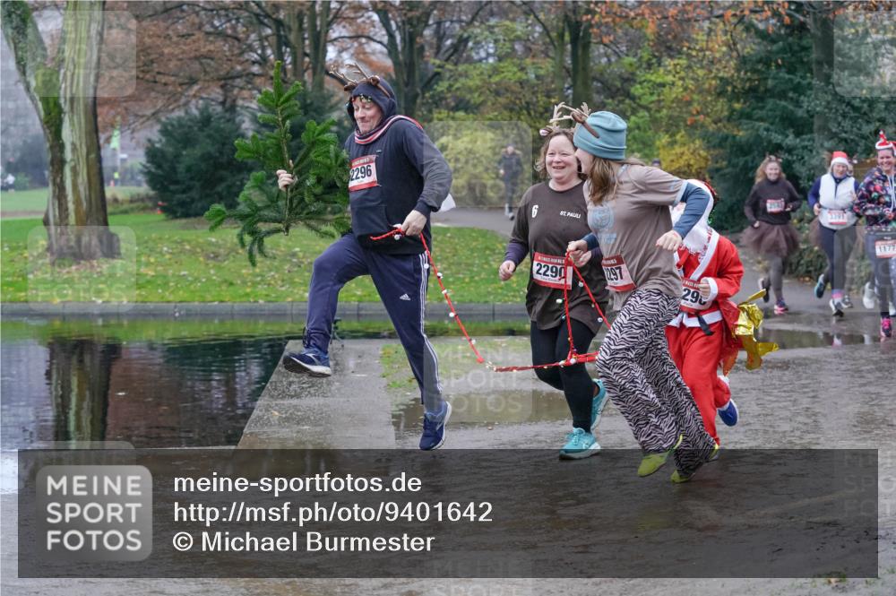 07.12.2025 - St. Pauli X-Mass-Run No. 15 Michael Burmester http://msf.ph/oto/9401642 07.12.2025 10:27:31 Laufen 2296, 2290, 1297, 29, 3391, 1177 meine-sportfotos.de