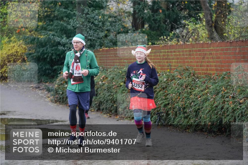 07.12.2025 - St. Pauli X-Mass-Run No. 15 Michael Burmester http://msf.ph/oto/9401707 07.12.2025 10:28:02 Laufen 225, 2252 meine-sportfotos.de