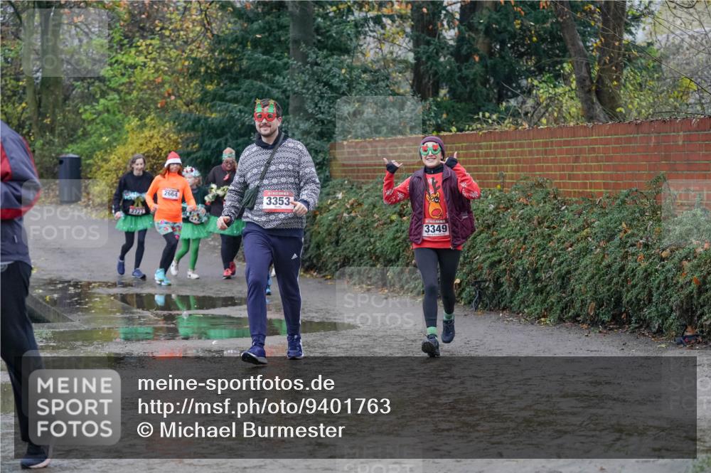 07.12.2025 - St. Pauli X-Mass-Run No. 15 Michael Burmester http://msf.ph/oto/9401763 07.12.2025 10:28:27 Laufen 2727, 2664, 3353, 3349 meine-sportfotos.de