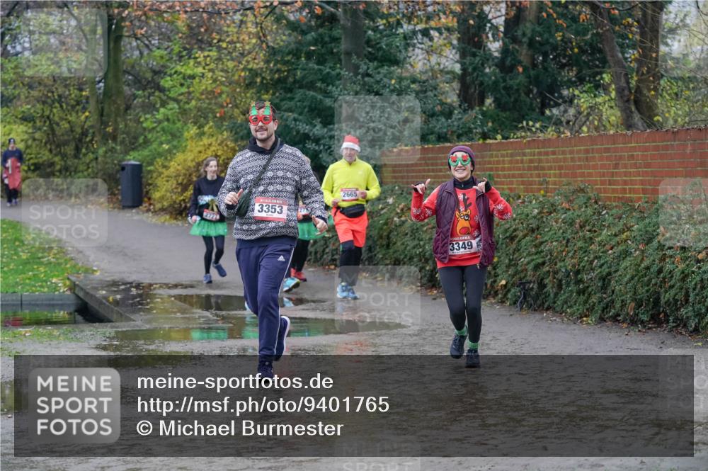 07.12.2025 - St. Pauli X-Mass-Run No. 15 Michael Burmester http://msf.ph/oto/9401765 07.12.2025 10:28:28 Laufen 3353, 2665, 3349 meine-sportfotos.de