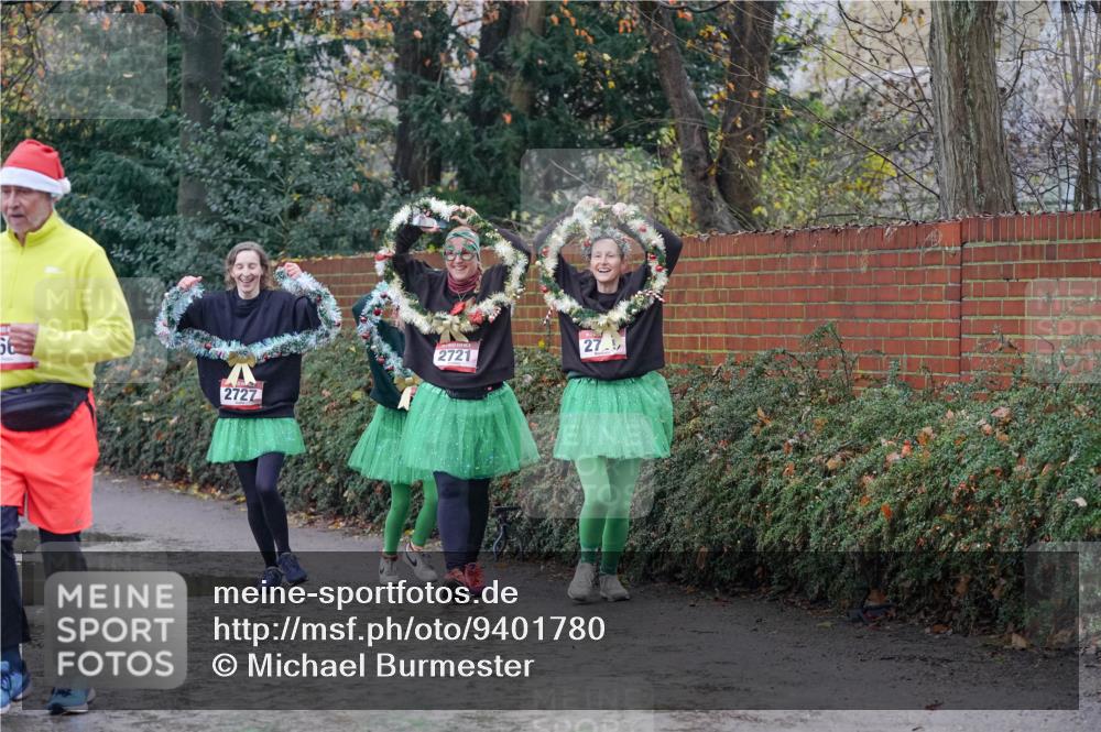 07.12.2025 - St. Pauli X-Mass-Run No. 15 Michael Burmester http://msf.ph/oto/9401780 07.12.2025 10:28:33 Laufen 2727, 2721, 27 meine-sportfotos.de