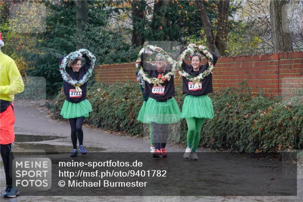 07.12.2025 - St. Pauli X-Mass-Run No. 15 Michael Burmester http://msf.ph/oto/9401782 07.12.2025 10:28:34 Laufen 2721, 2727, 27 meine-sportfotos.de