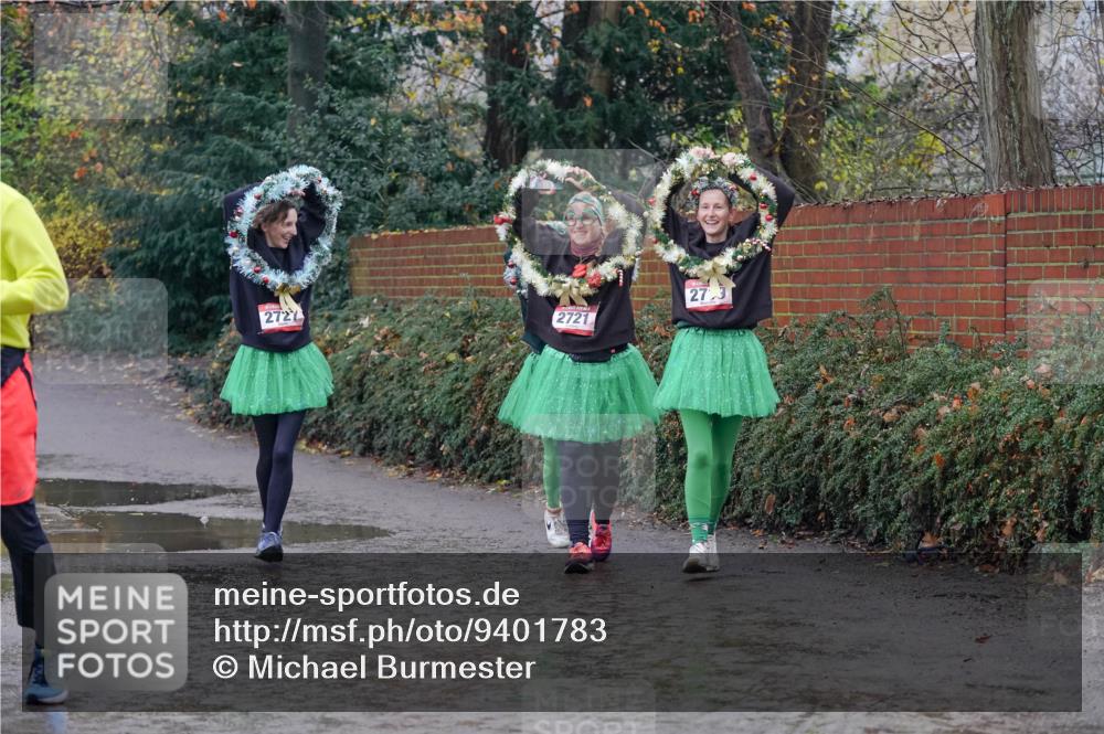 07.12.2025 - St. Pauli X-Mass-Run No. 15 Michael Burmester http://msf.ph/oto/9401783 07.12.2025 10:28:34 Laufen 2727, 2721, 27 meine-sportfotos.de