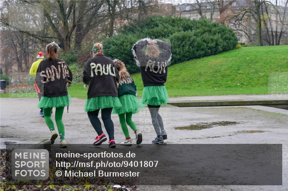 07.12.2025 - St. Pauli X-Mass-Run No. 15 Michael Burmester http://msf.ph/oto/9401807 07.12.2025 10:28:45 Laufen  meine-sportfotos.de
