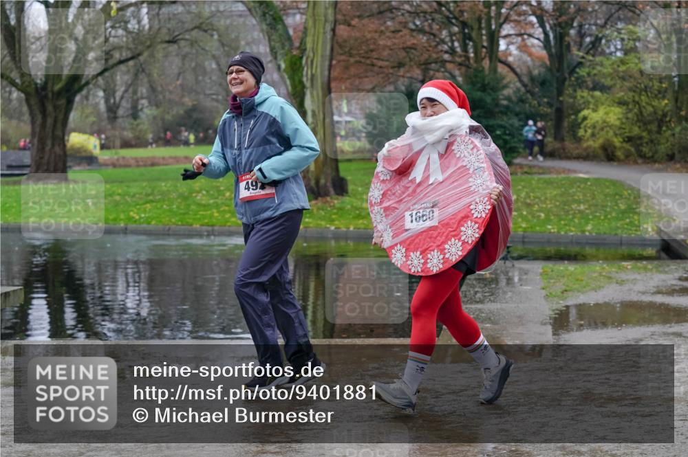 07.12.2025 - St. Pauli X-Mass-Run No. 15 Michael Burmester http://msf.ph/oto/9401881 07.12.2025 10:29:33 Laufen 49, 1660 meine-sportfotos.de