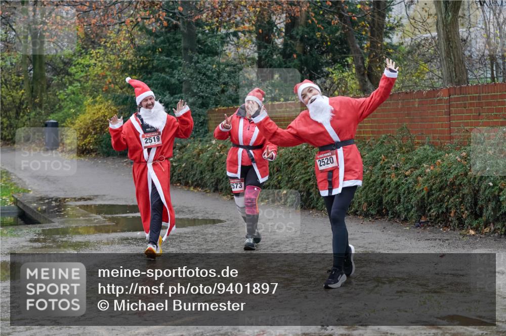 07.12.2025 - St. Pauli X-Mass-Run No. 15 Michael Burmester http://msf.ph/oto/9401897 07.12.2025 10:29:42 Laufen 2519, 573, 2520 meine-sportfotos.de