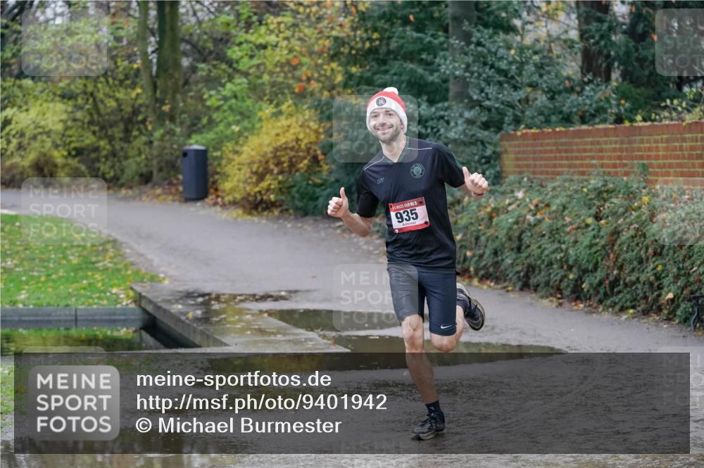 07.12.2025 - St. Pauli X-Mass-Run No. 15 Michael Burmester http://msf.ph/oto/9401942 07.12.2025 10:37:10 Laufen 15, 935 meine-sportfotos.de