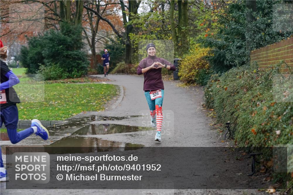07.12.2025 - St. Pauli X-Mass-Run No. 15 Michael Burmester http://msf.ph/oto/9401952 07.12.2025 10:38:09 Laufen 328 meine-sportfotos.de