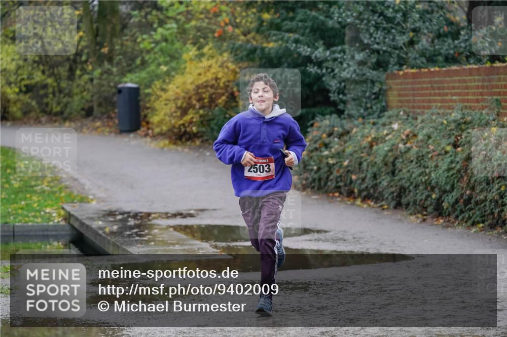07.12.2025 - St. Pauli X-Mass-Run No. 15 Michael Burmester http://msf.ph/oto/9402009 07.12.2025 10:38:58 Laufen 15, 2503 meine-sportfotos.de