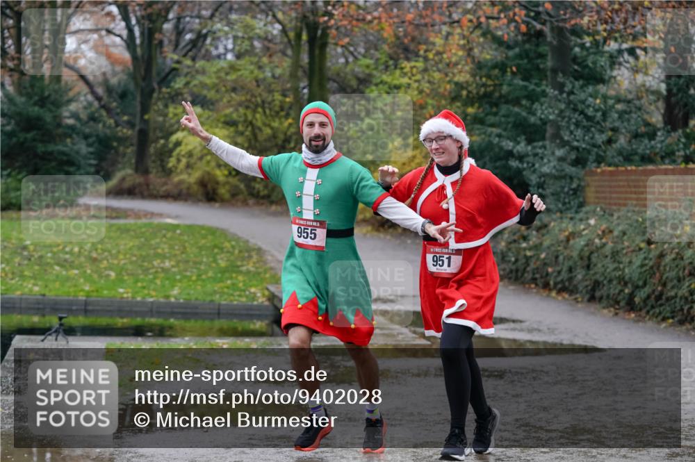 07.12.2025 - St. Pauli X-Mass-Run No. 15 Michael Burmester http://msf.ph/oto/9402028 07.12.2025 10:39:19 Laufen 955, 951 meine-sportfotos.de