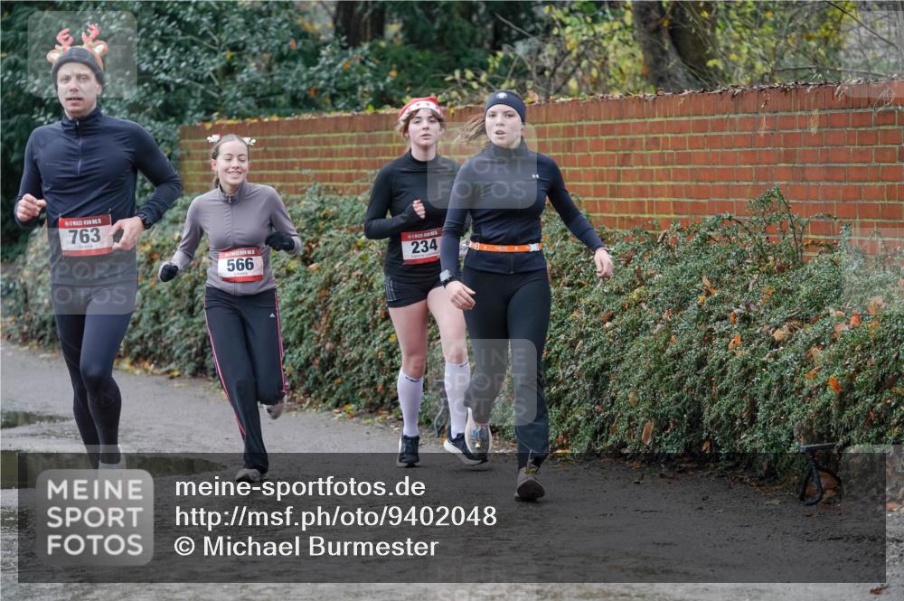 07.12.2025 - St. Pauli X-Mass-Run No. 15 Michael Burmester http://msf.ph/oto/9402048 07.12.2025 10:40:09 Laufen 763, 566, 234 meine-sportfotos.de