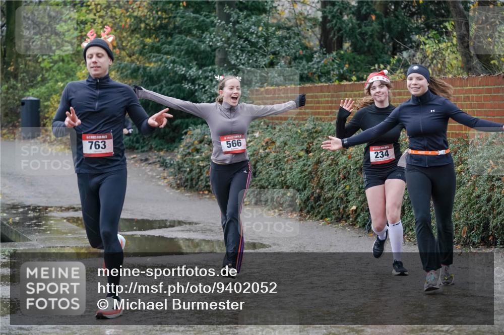 07.12.2025 - St. Pauli X-Mass-Run No. 15 Michael Burmester http://msf.ph/oto/9402052 07.12.2025 10:40:10 Laufen 763, 566, 234 meine-sportfotos.de