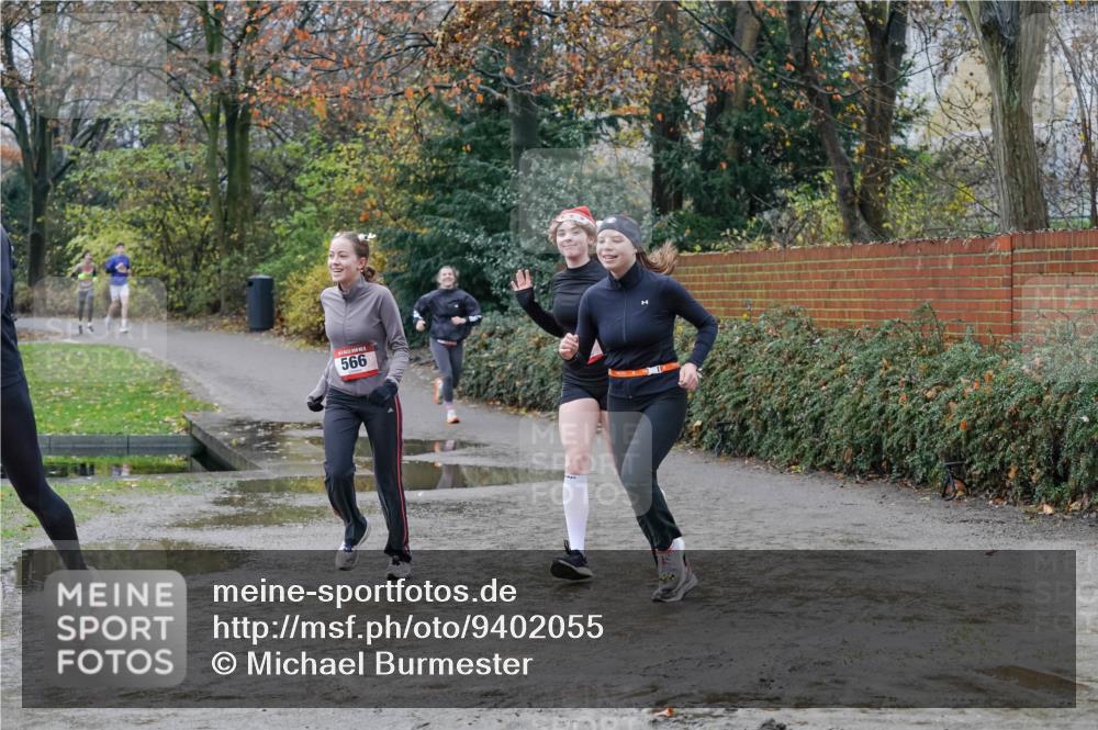07.12.2025 - St. Pauli X-Mass-Run No. 15 Michael Burmester http://msf.ph/oto/9402055 07.12.2025 10:40:11 Laufen 566 meine-sportfotos.de