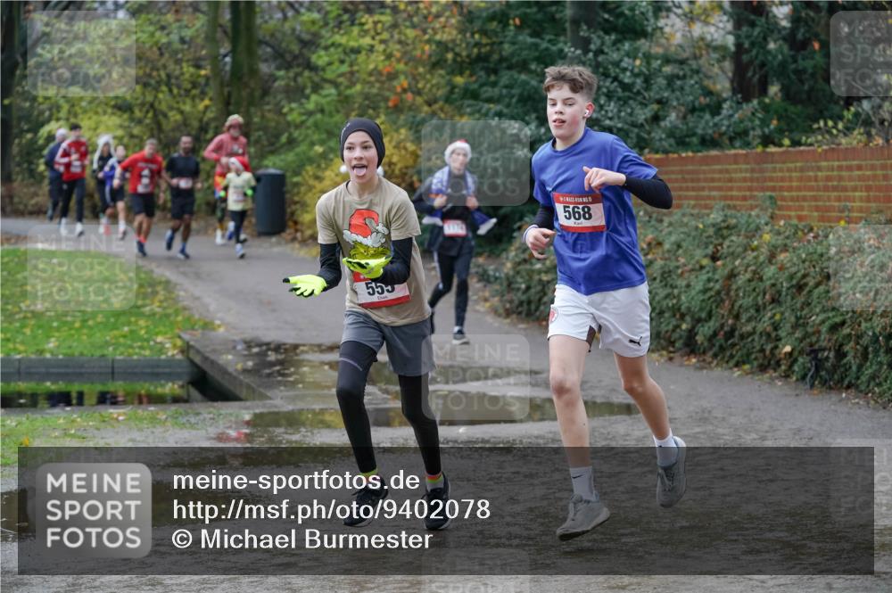 07.12.2025 - St. Pauli X-Mass-Run No. 15 Michael Burmester http://msf.ph/oto/9402078 07.12.2025 10:40:22 Laufen 555, 568 meine-sportfotos.de