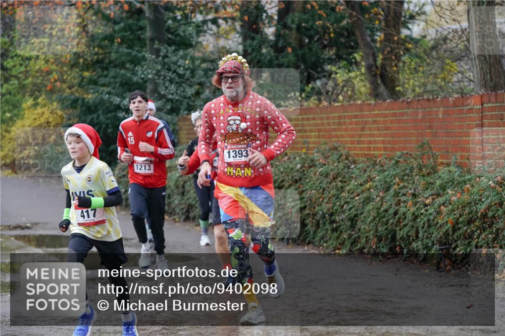 07.12.2025 - St. Pauli X-Mass-Run No. 15 Michael Burmester http://msf.ph/oto/9402098 07.12.2025 10:40:30 Laufen 15, 417, 1213, 15, 1393 meine-sportfotos.de