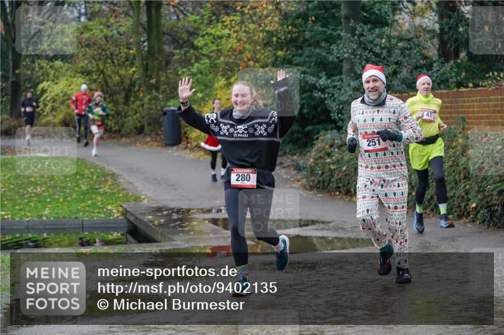 07.12.2025 - St. Pauli X-Mass-Run No. 15 Michael Burmester http://msf.ph/oto/9402135 07.12.2025 10:40:47 Laufen 251, 280, 43 meine-sportfotos.de