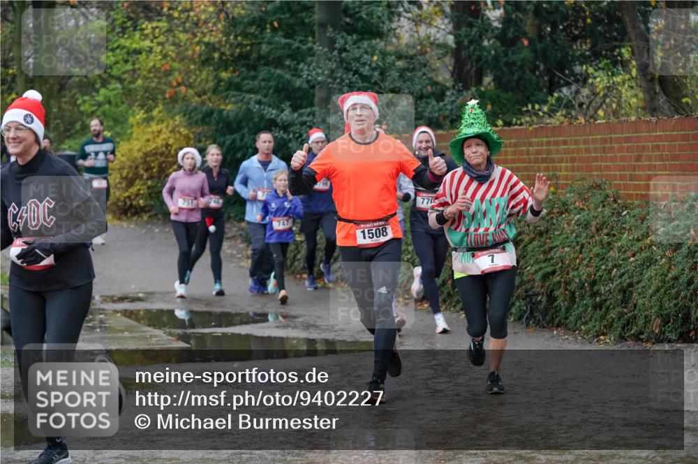 07.12.2025 - St. Pauli X-Mass-Run No. 15 Michael Burmester http://msf.ph/oto/9402227 07.12.2025 10:41:36 Laufen 4, 751, 747, 1508, 770, 7 meine-sportfotos.de