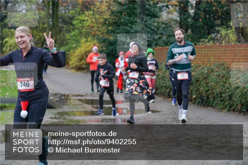 07.12.2025 - St. Pauli X-Mass-Run No. 15 Michael Burmester http://msf.ph/oto/9402255 07.12.2025 10:41:43 Laufen 15, 746, 25, 1203 meine-sportfotos.de