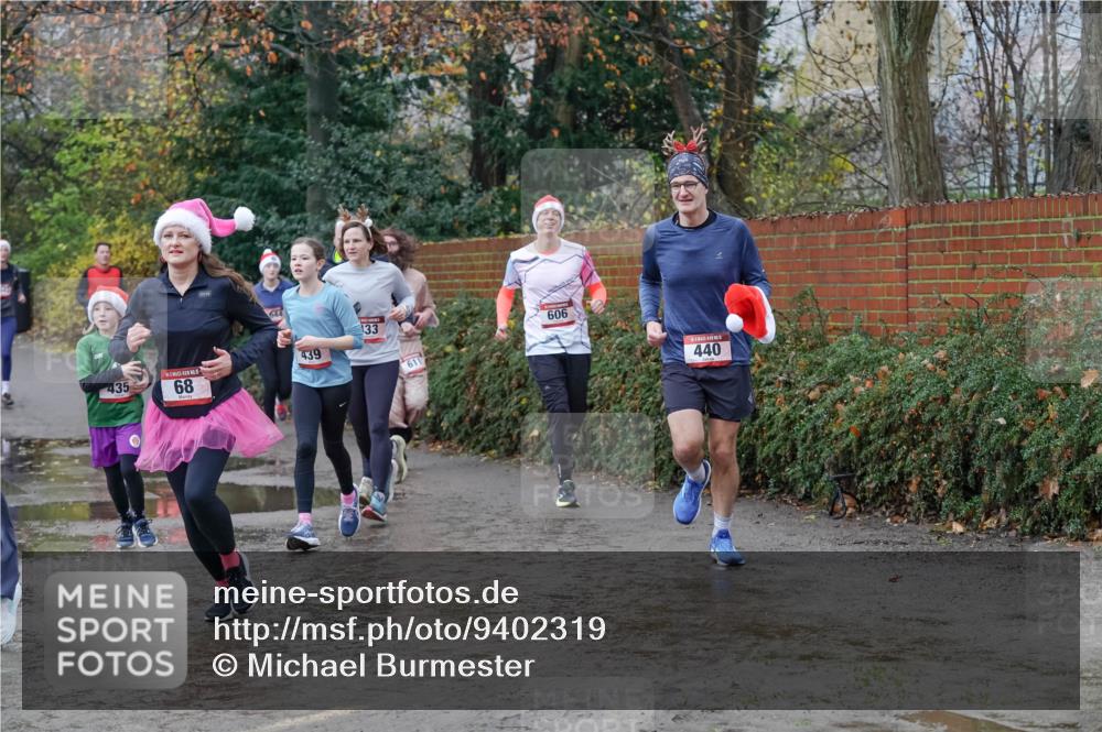 07.12.2025 - St. Pauli X-Mass-Run No. 15 Michael Burmester http://msf.ph/oto/9402319 07.12.2025 10:42:04 Laufen 435, 68, 439, 133, 611, 606, 440 meine-sportfotos.de