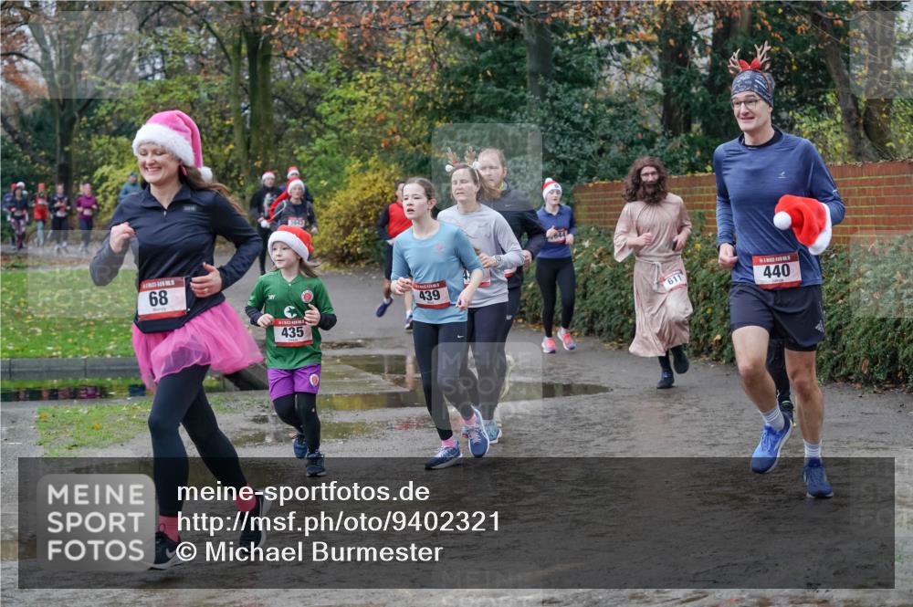 07.12.2025 - St. Pauli X-Mass-Run No. 15 Michael Burmester http://msf.ph/oto/9402321 07.12.2025 10:42:05 Laufen 68, 1441, 435, 439, 1644, 611, 5, 440 meine-sportfotos.de