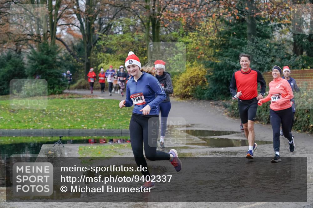 07.12.2025 - St. Pauli X-Mass-Run No. 15 Michael Burmester http://msf.ph/oto/9402337 07.12.2025 10:42:10 Laufen 1644, 1416 meine-sportfotos.de