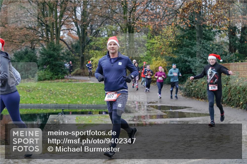 07.12.2025 - St. Pauli X-Mass-Run No. 15 Michael Burmester http://msf.ph/oto/9402347 07.12.2025 10:42:13 Laufen 907, 376 meine-sportfotos.de