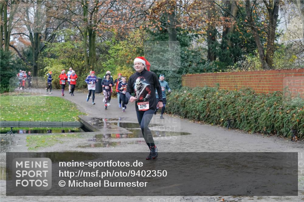 07.12.2025 - St. Pauli X-Mass-Run No. 15 Michael Burmester http://msf.ph/oto/9402350 07.12.2025 10:42:14 Laufen 376 meine-sportfotos.de