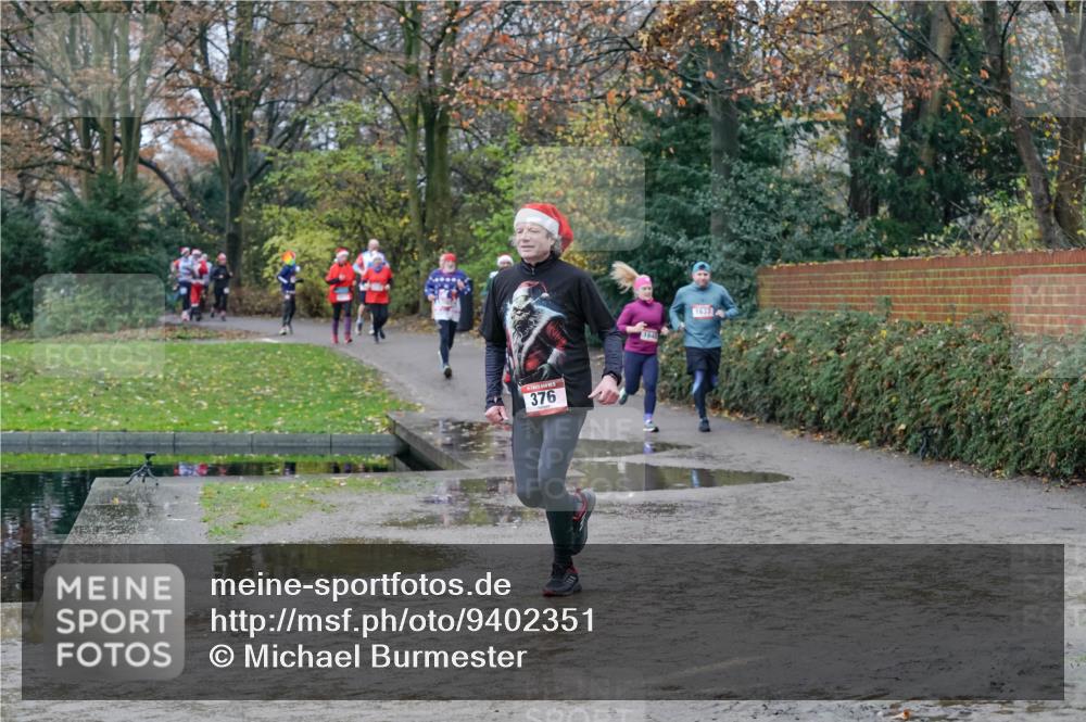 07.12.2025 - St. Pauli X-Mass-Run No. 15 Michael Burmester http://msf.ph/oto/9402351 07.12.2025 10:42:14 Laufen 376, 1640, 1637 meine-sportfotos.de