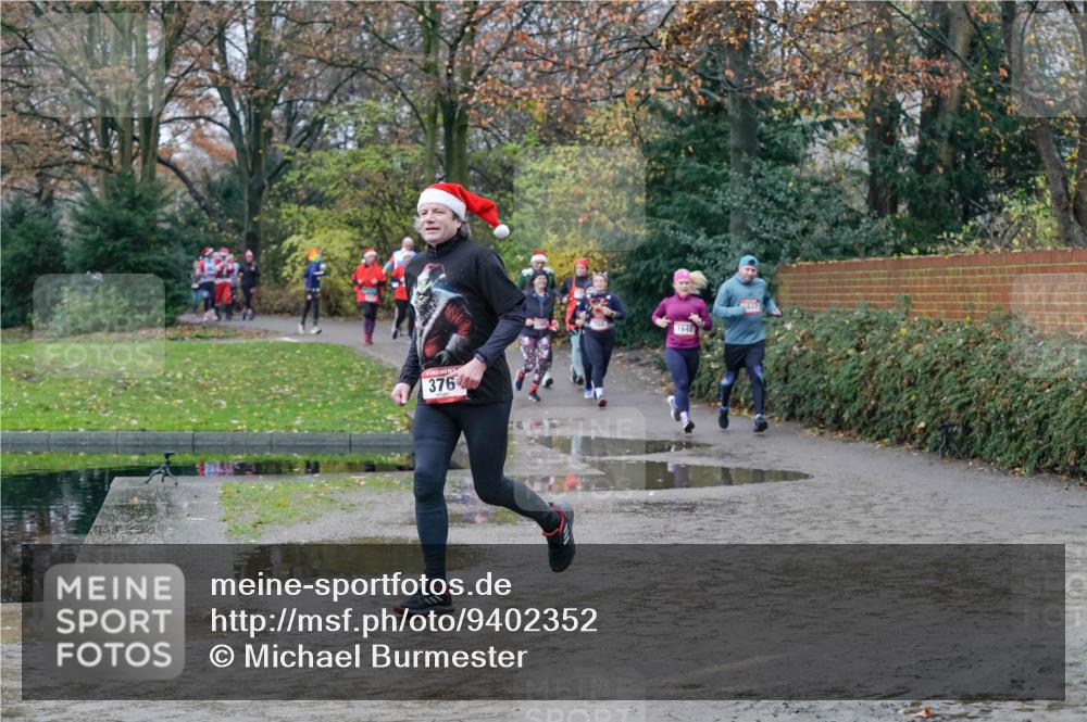 07.12.2025 - St. Pauli X-Mass-Run No. 15 Michael Burmester http://msf.ph/oto/9402352 07.12.2025 10:42:14 Laufen 376, 1640 meine-sportfotos.de