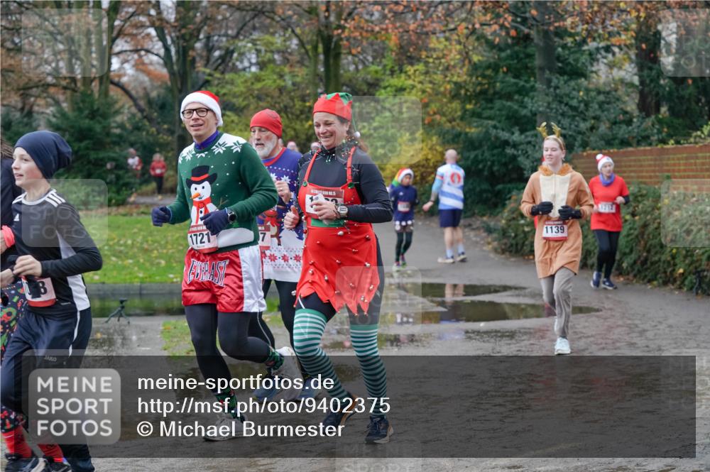07.12.2025 - St. Pauli X-Mass-Run No. 15 Michael Burmester http://msf.ph/oto/9402375 07.12.2025 10:42:22 Laufen 1721, 1139 meine-sportfotos.de