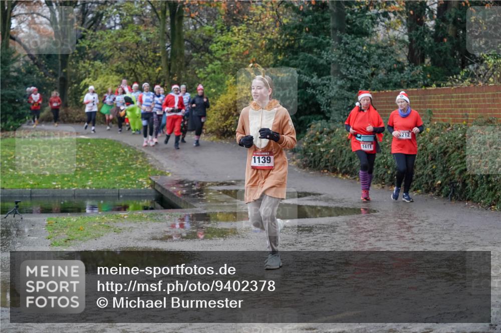 07.12.2025 - St. Pauli X-Mass-Run No. 15 Michael Burmester http://msf.ph/oto/9402378 07.12.2025 10:42:23 Laufen 1139, 1411, 212 meine-sportfotos.de