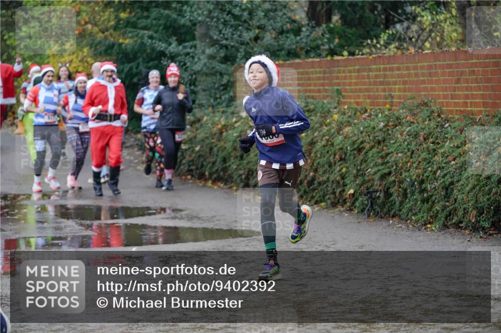 07.12.2025 - St. Pauli X-Mass-Run No. 15 Michael Burmester http://msf.ph/oto/9402392 07.12.2025 10:42:27 Laufen 327 meine-sportfotos.de
