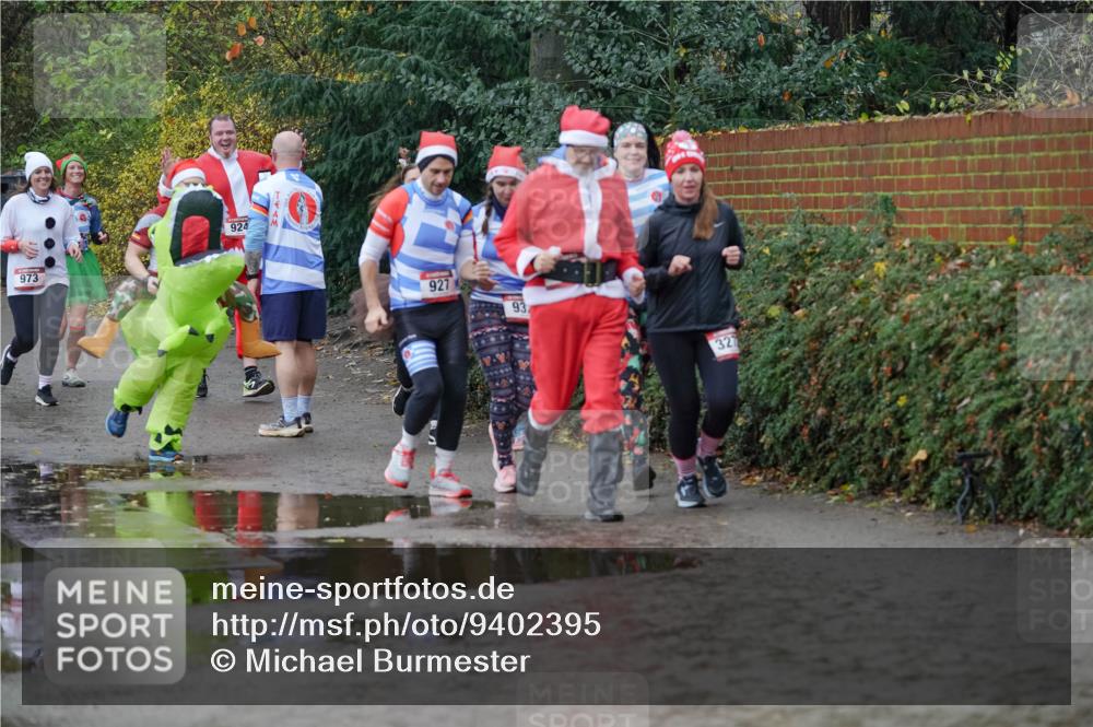 07.12.2025 - St. Pauli X-Mass-Run No. 15 Michael Burmester http://msf.ph/oto/9402395 07.12.2025 10:42:29 Laufen 973, 924, 927, 93, 327 meine-sportfotos.de