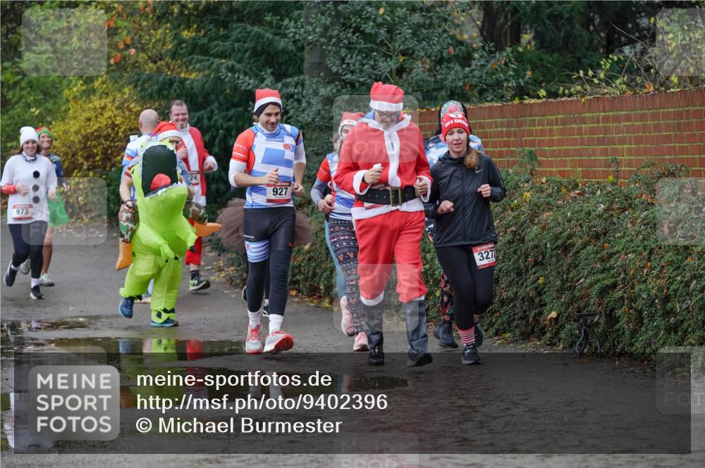 07.12.2025 - St. Pauli X-Mass-Run No. 15 Michael Burmester http://msf.ph/oto/9402396 07.12.2025 10:42:30 Laufen 973, 24, 927, 3272 meine-sportfotos.de