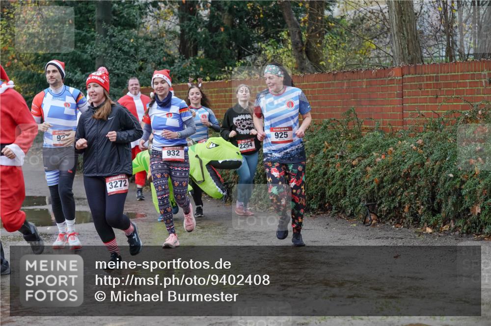 07.12.2025 - St. Pauli X-Mass-Run No. 15 Michael Burmester http://msf.ph/oto/9402408 07.12.2025 10:42:33 Laufen 92, 3272, 925, 932, 2254 meine-sportfotos.de