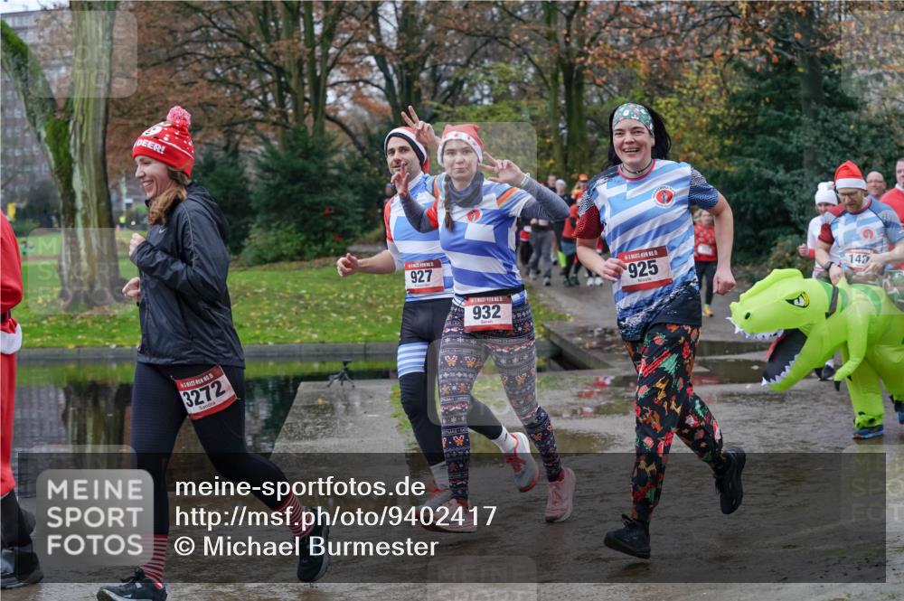 07.12.2025 - St. Pauli X-Mass-Run No. 15 Michael Burmester http://msf.ph/oto/9402417 07.12.2025 10:42:35 Laufen 3272, 927, 932, 15, 925, 142 meine-sportfotos.de