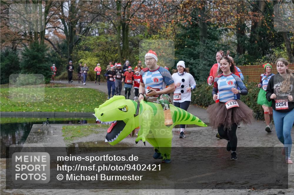 07.12.2025 - St. Pauli X-Mass-Run No. 15 Michael Burmester http://msf.ph/oto/9402421 07.12.2025 10:42:36 Laufen 973, 1432, 10, 2254 meine-sportfotos.de