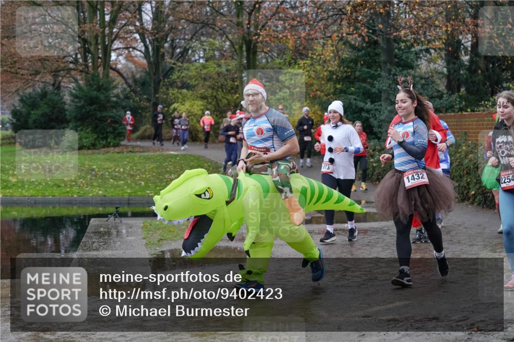 07.12.2025 - St. Pauli X-Mass-Run No. 15 Michael Burmester http://msf.ph/oto/9402423 07.12.2025 10:42:36 Laufen 973, 1432, 2254 meine-sportfotos.de