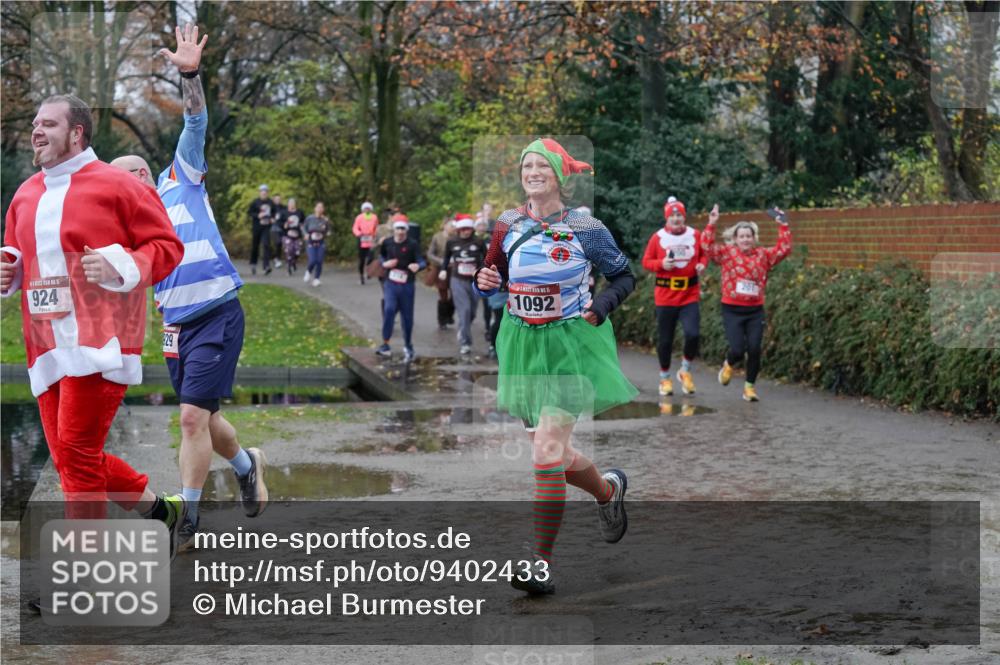 07.12.2025 - St. Pauli X-Mass-Run No. 15 Michael Burmester http://msf.ph/oto/9402433 07.12.2025 10:42:38 Laufen 15, 924, 929, 1092, 201 meine-sportfotos.de