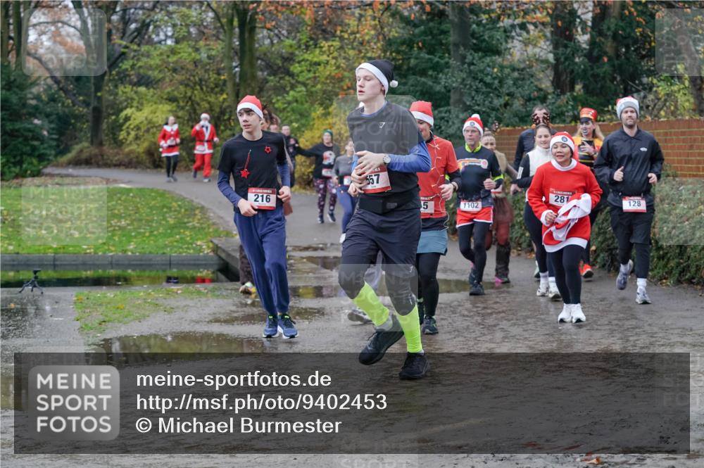 07.12.2025 - St. Pauli X-Mass-Run No. 15 Michael Burmester http://msf.ph/oto/9402453 07.12.2025 10:42:44 Laufen 216, 34, 7, 557, 281, 128, 5, 1102 meine-sportfotos.de