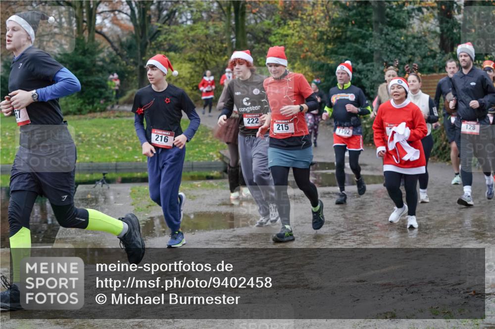 07.12.2025 - St. Pauli X-Mass-Run No. 15 Michael Burmester http://msf.ph/oto/9402458 07.12.2025 10:42:45 Laufen 1, 216, 222, 215, 7102, 128 meine-sportfotos.de
