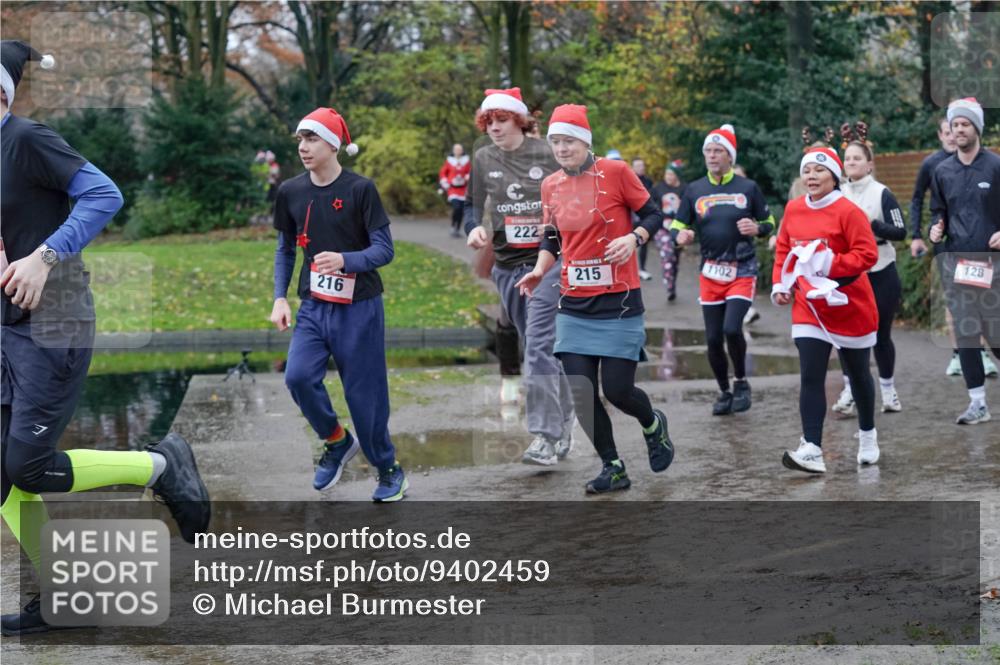 07.12.2025 - St. Pauli X-Mass-Run No. 15 Michael Burmester http://msf.ph/oto/9402459 07.12.2025 10:42:45 Laufen 216, 222, 215, 1102, 128 meine-sportfotos.de