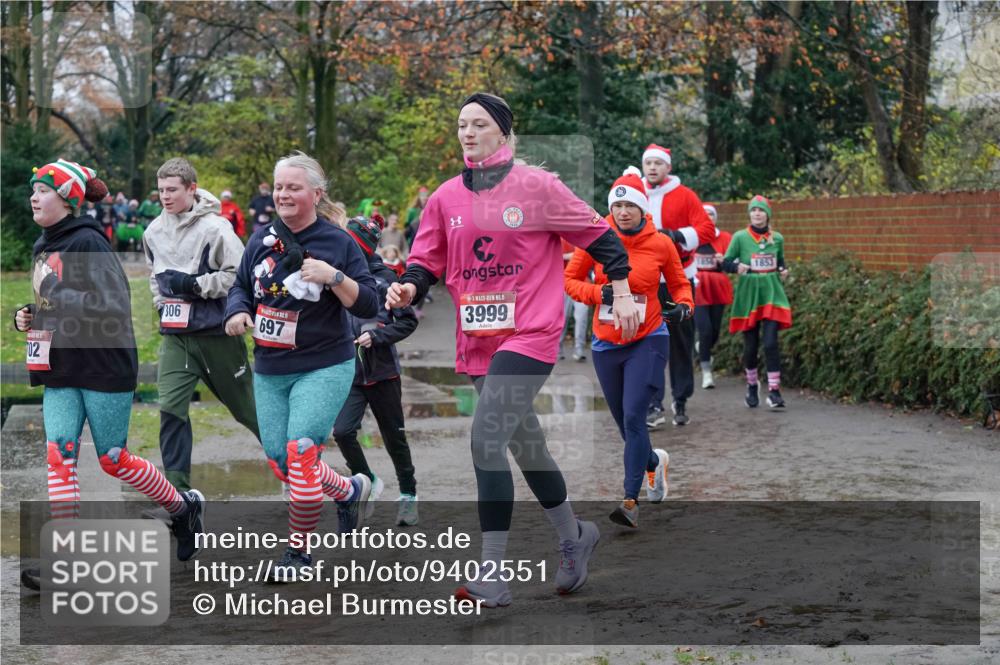 07.12.2025 - St. Pauli X-Mass-Run No. 15 Michael Burmester http://msf.ph/oto/9402551 07.12.2025 10:43:09 Laufen 02, 306, 697, 5, 3999, 1856, 1853 meine-sportfotos.de