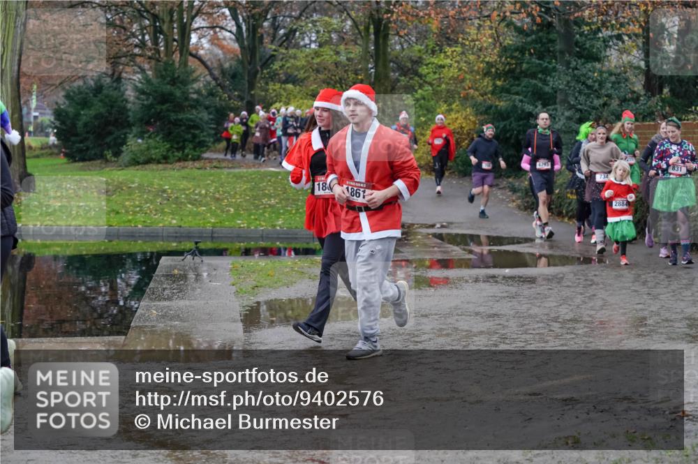 07.12.2025 - St. Pauli X-Mass-Run No. 15 Michael Burmester http://msf.ph/oto/9402576 07.12.2025 10:43:15 Laufen 18, 1861, 734, 831, 2884 meine-sportfotos.de